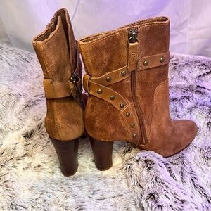 Size 5.5 Authentic Shutz Boots